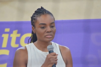 Duartina recebe campeã olímpica Fabiana Claudino em vivência de vôlei no Ginásio da Planur